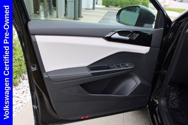 Used 2025 Volkswagen Taos S image 17