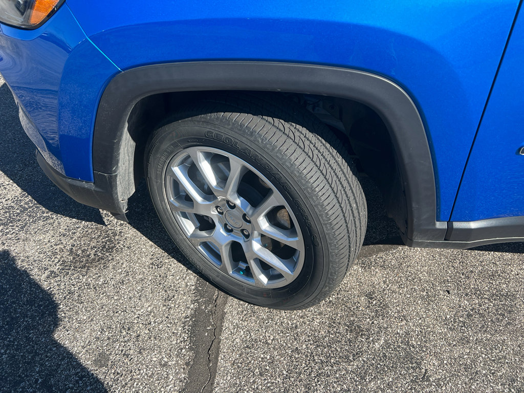 Used 2023 Jeep Compass Latitude w/ Sun and Sound Group image 9