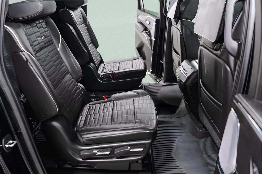 Used 2023 Cadillac Escalade ESV Sport Platinum image 38