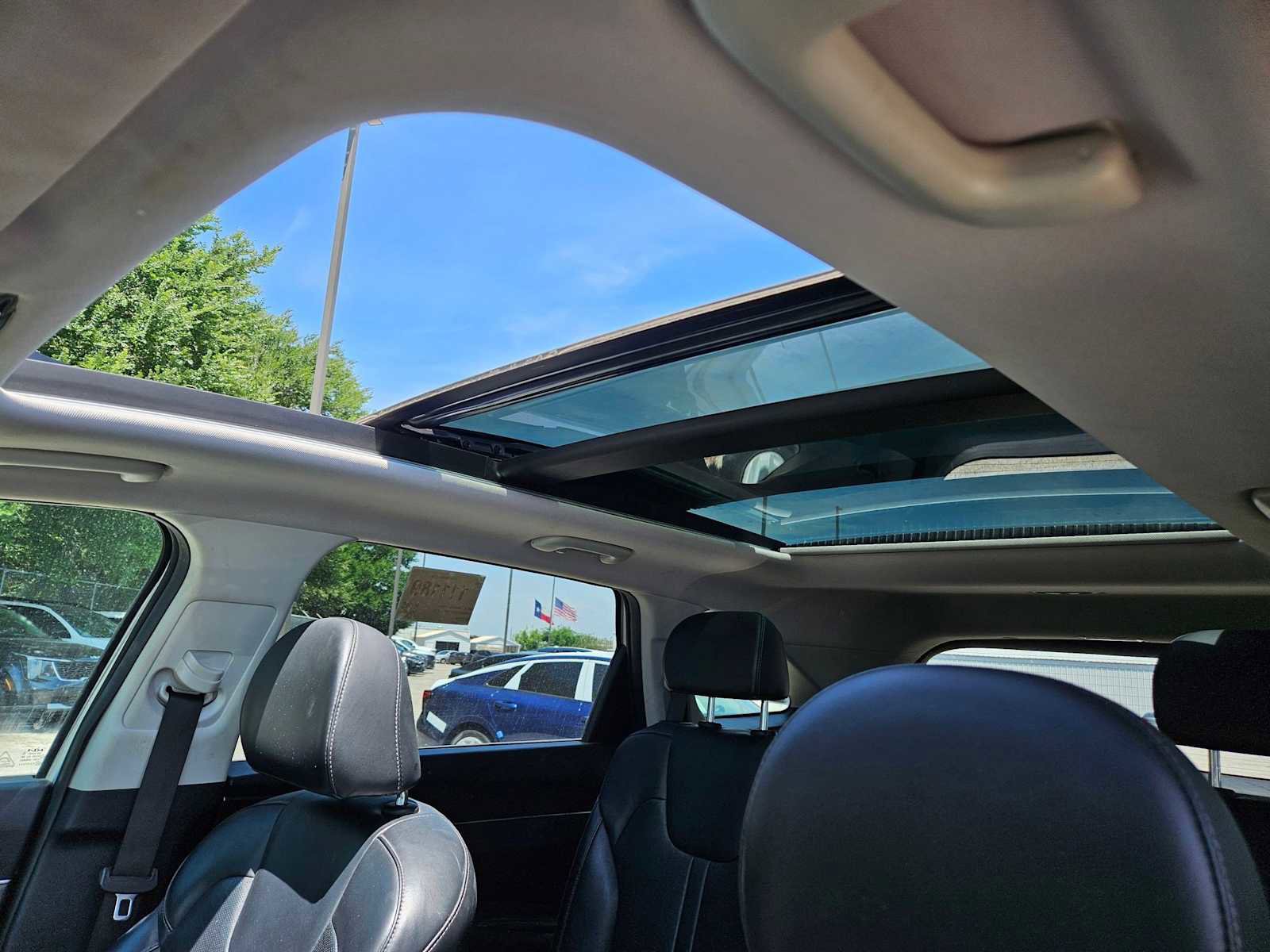 Used 2022 Kia Sorento EX w/ Panoramic Sunroof Package AWD/4WD image 15