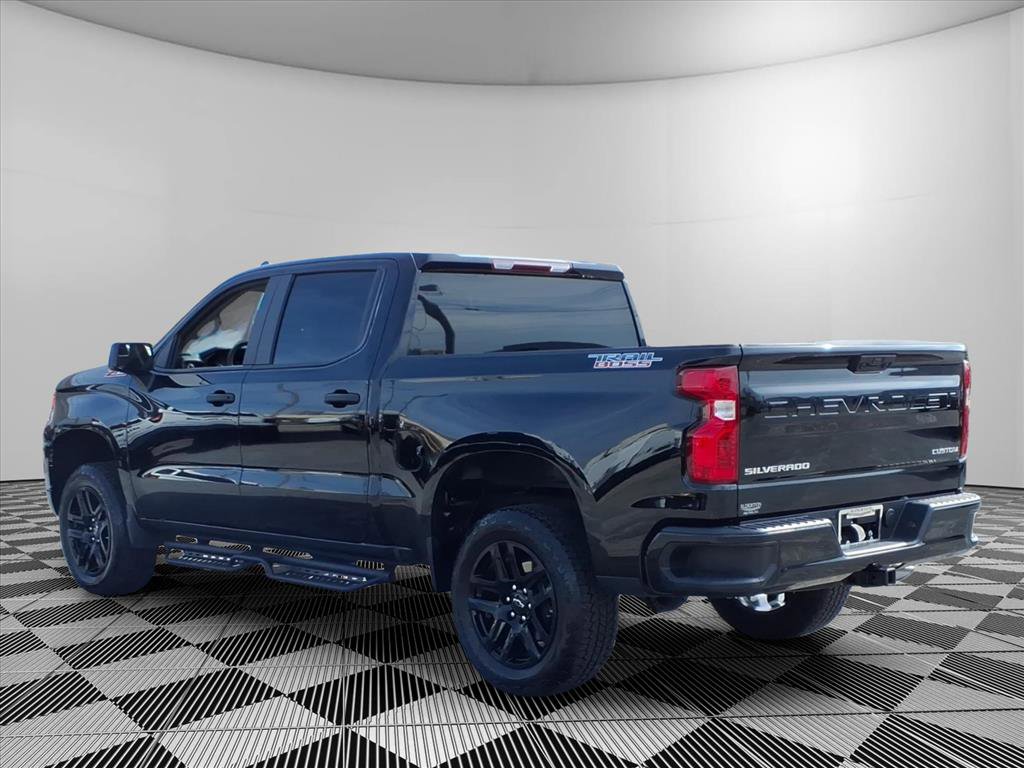 Used 2025 Chevrolet Silverado 1500 Custom Trail Boss w/ Turbomax Blackout Package image 9