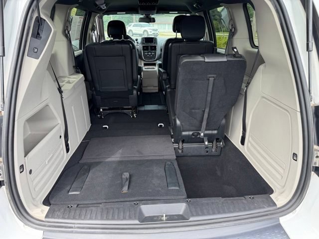 Used 2020 Dodge Grand Caravan SXT FWD image 11