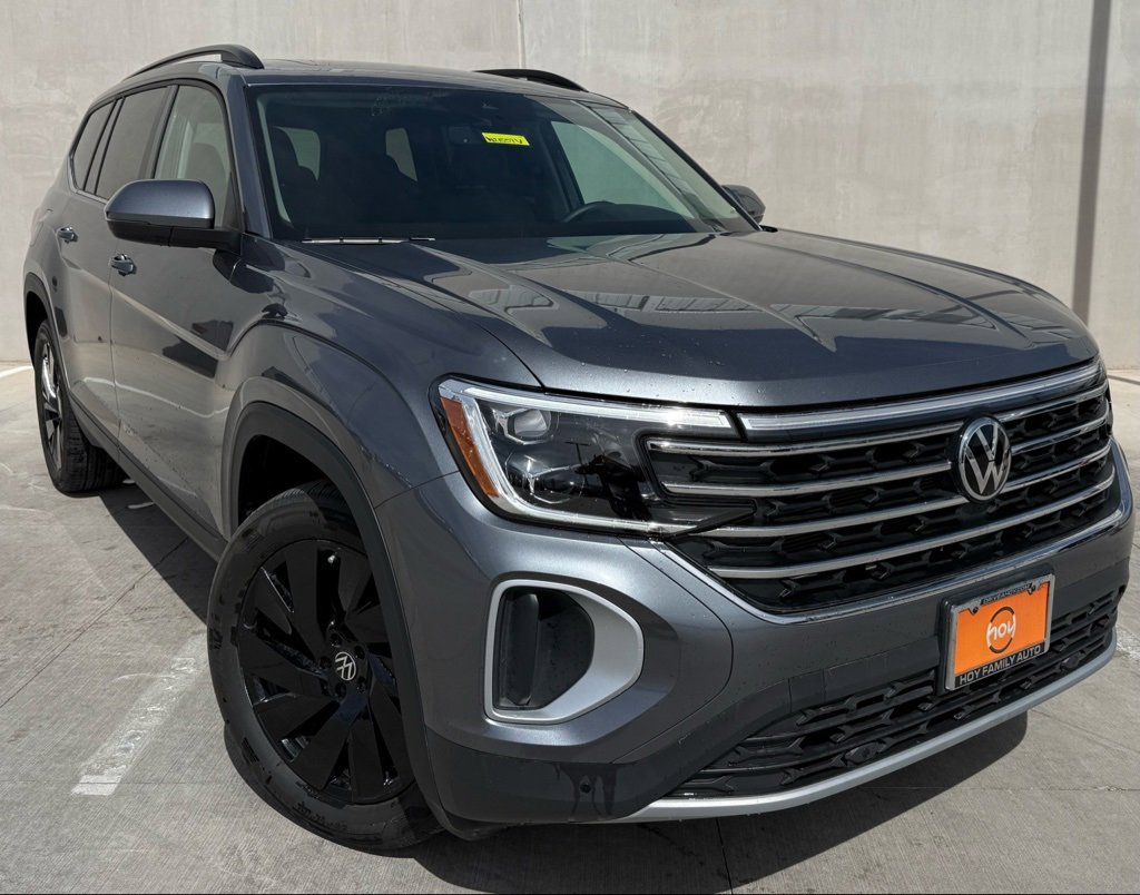 Used 2025 Volkswagen Atlas SE image 1