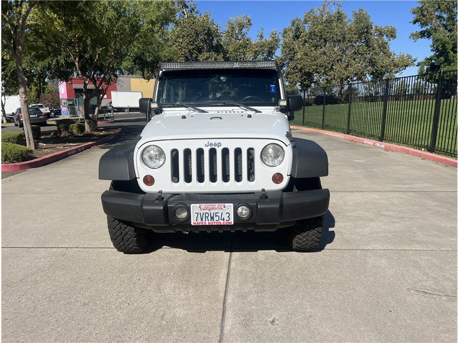 Used 2013 Jeep Wrangler Unlimited Rubicon w/ Connectivity Group AWD/4WD image 2