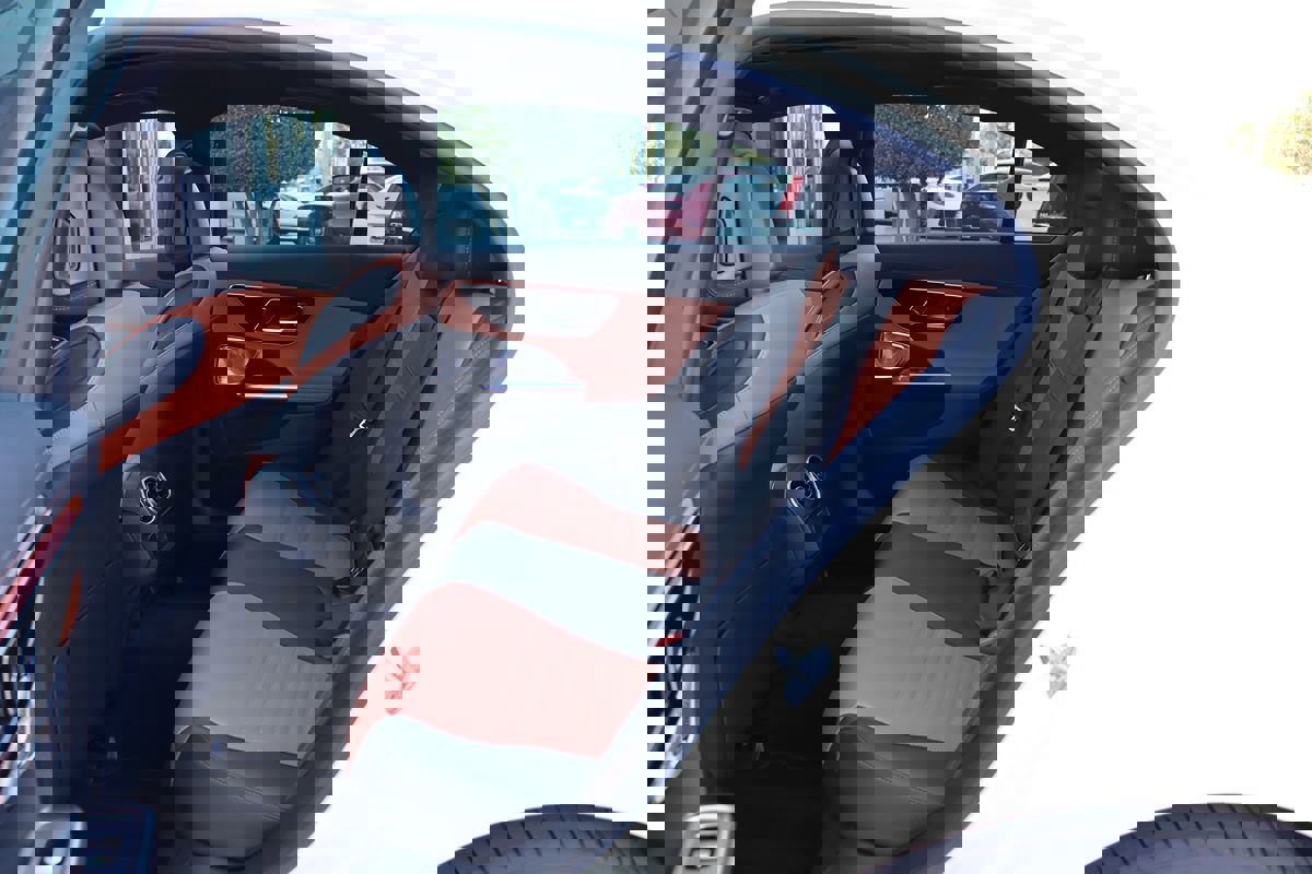 Used 2025 Mercedes-Benz C 300 Sedan image 40