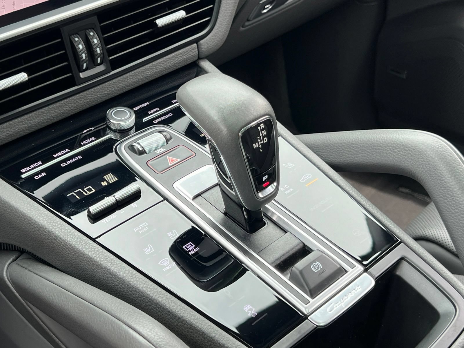 Certified 2023 Porsche Cayenne AWD/4WD image 35