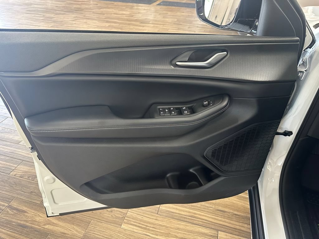 Certified 2023 Jeep Grand Cherokee Altitude AWD/4WD image 10