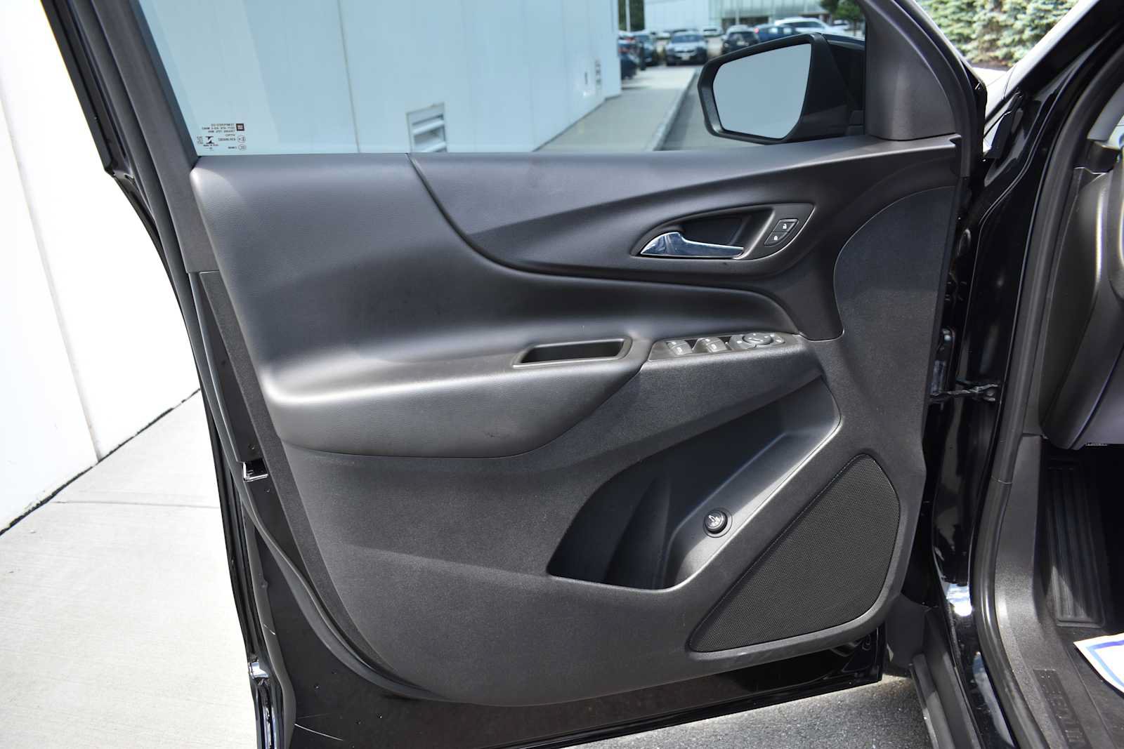 Used 2023 Chevrolet Equinox LT AWD/4WD image 15