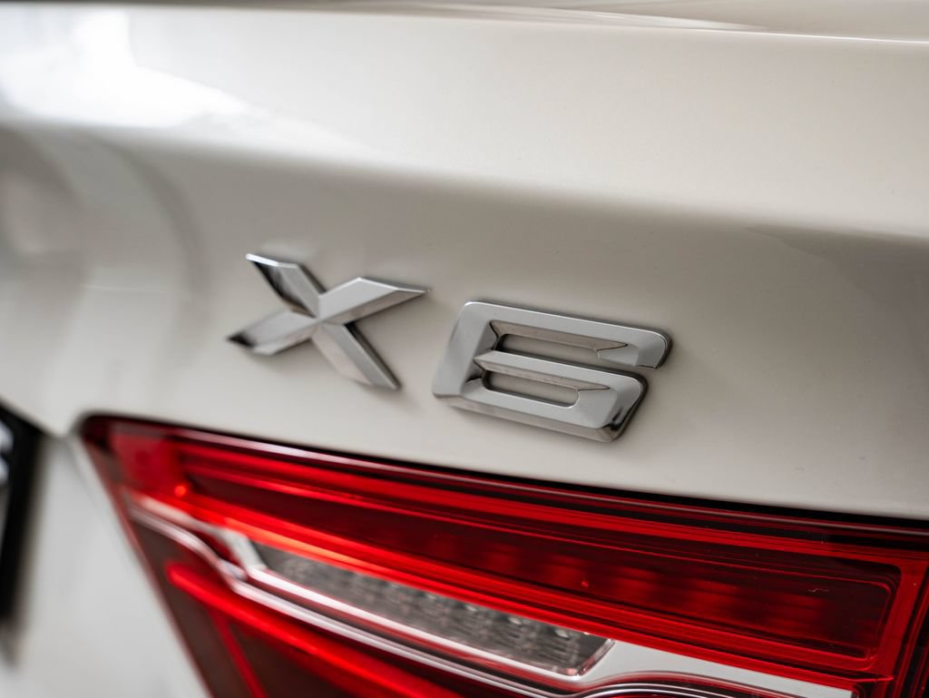 Used 2019 BMW X6 xDrive35i w/ Premium Package AWD/4WD image 16