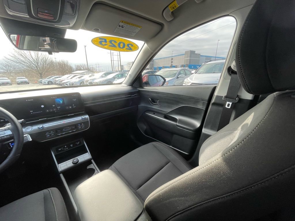 Used 2025 Hyundai Kona SEL image 20