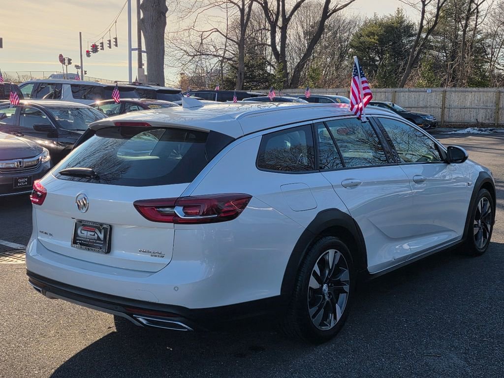 Used 2018 Buick Regal Essence w/ Driver Confidence Package #1 image 7