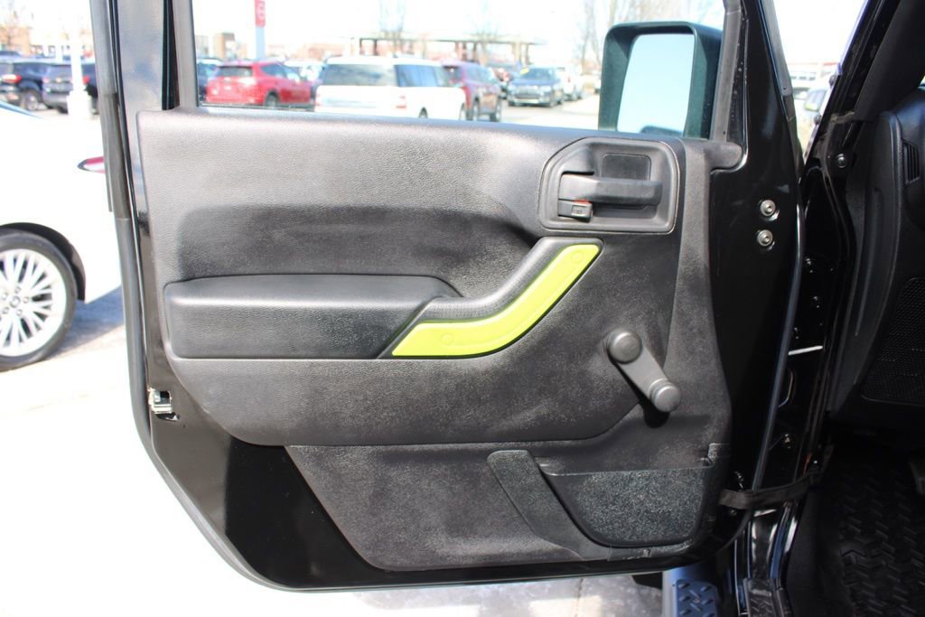 Used 2015 Jeep Wrangler Unlimited Sport w/ Mopar Black Appearance Group image 18