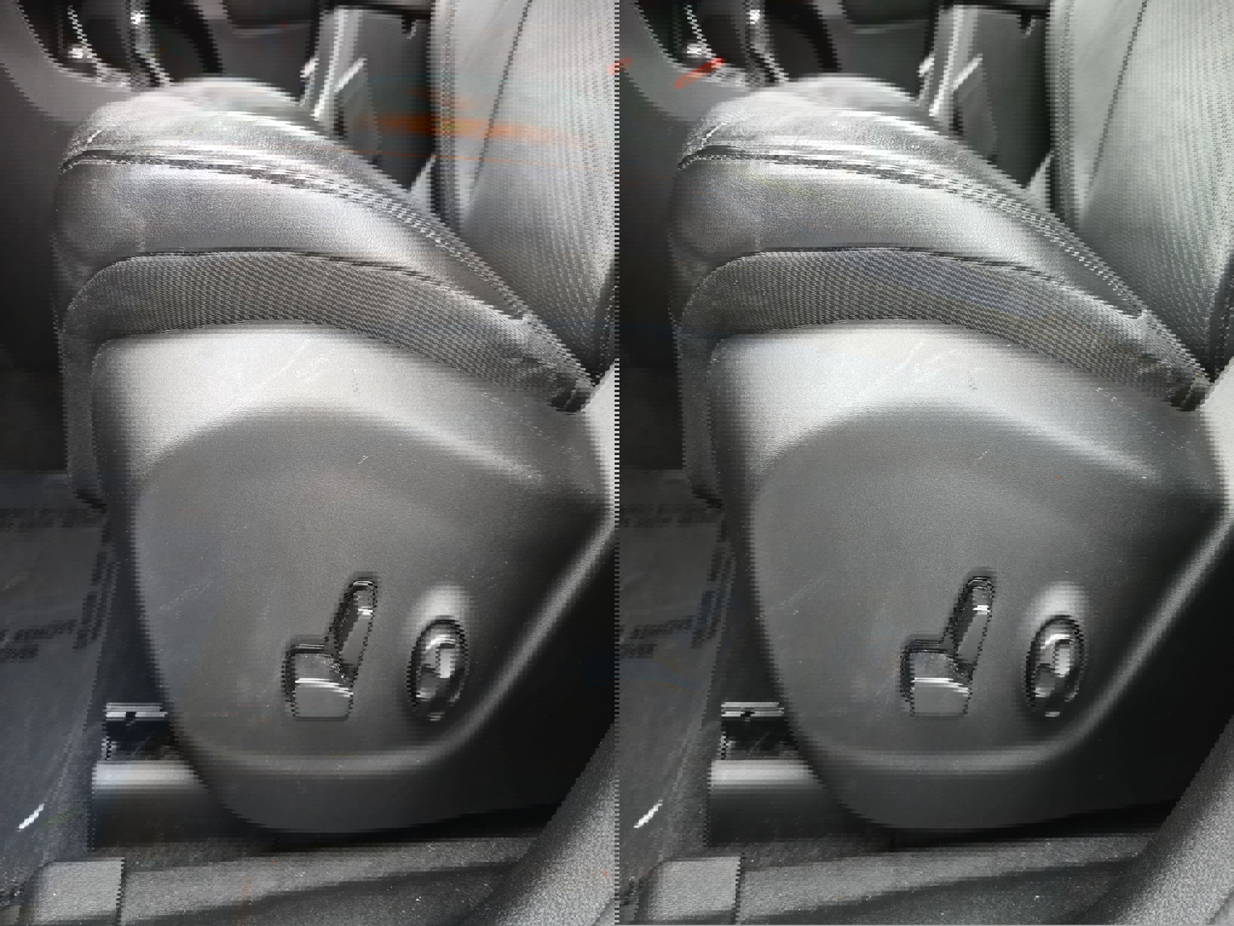 Used 2020 Jeep Cherokee Limited image 29