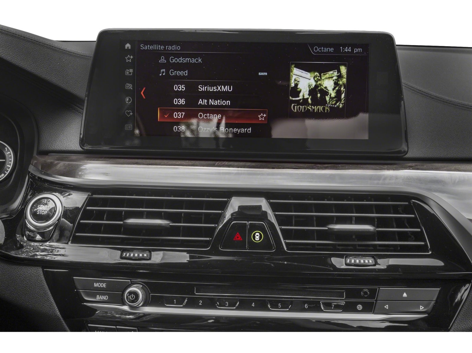 Used 2020 BMW 530e w/ M Sport Package image 10