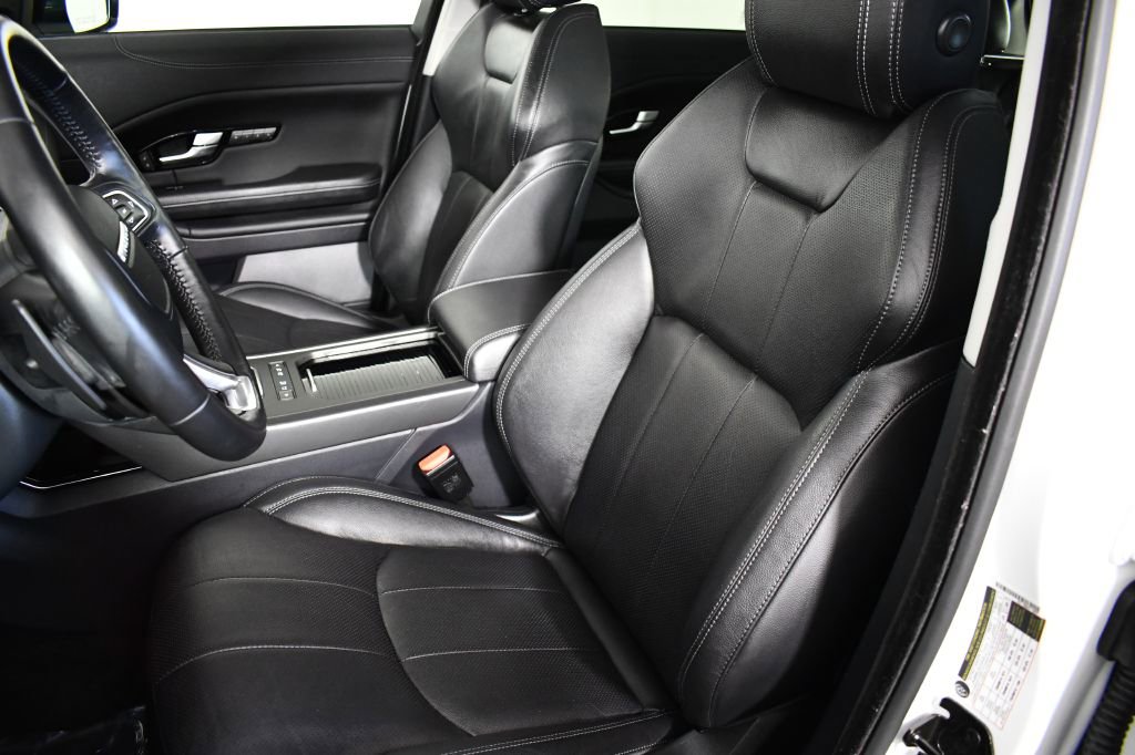 Used 2019 Land Rover Range Rover Evoque SE Premium image 19