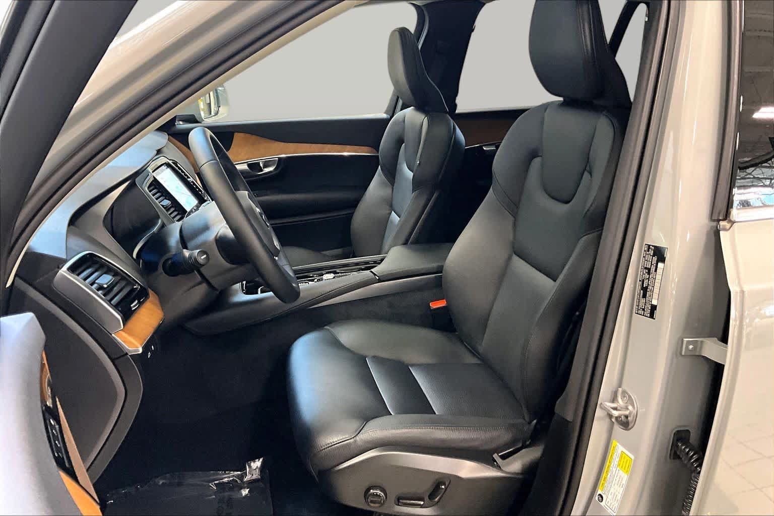 Used 2025 Volvo XC90 T8 Plus w/ Protection Package AWD/4WD image 9