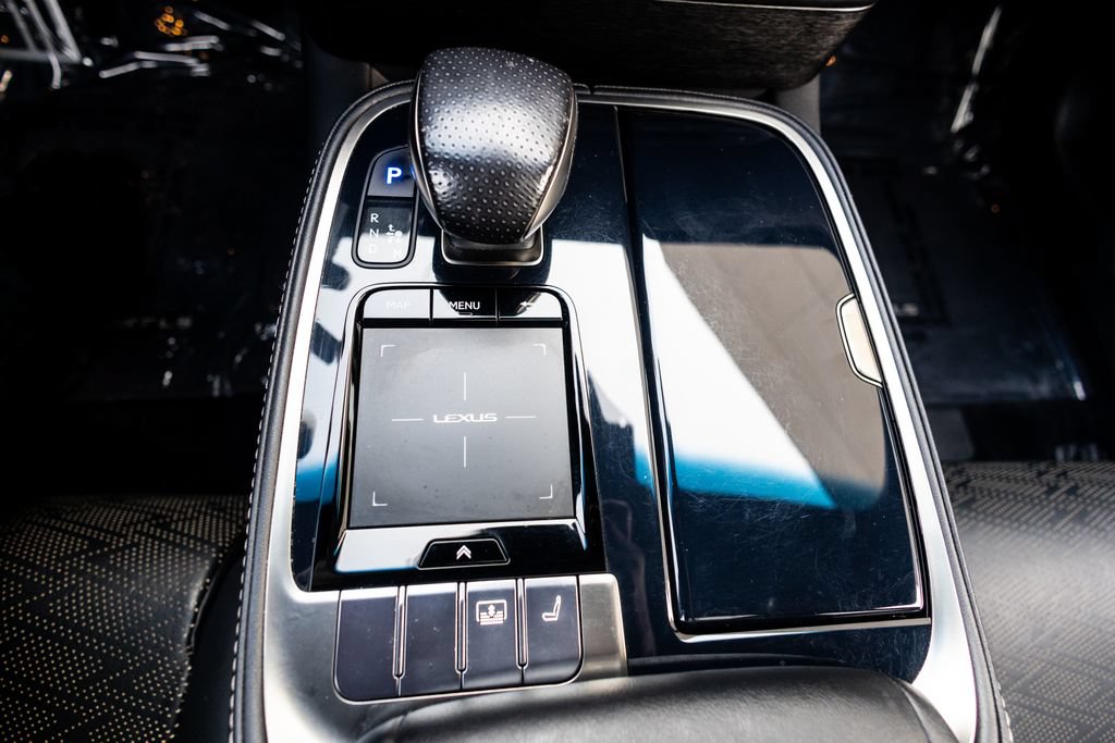 Used 2018 Lexus LS 500 F Sport w/ Accessory Package (Z2) RWD image 35