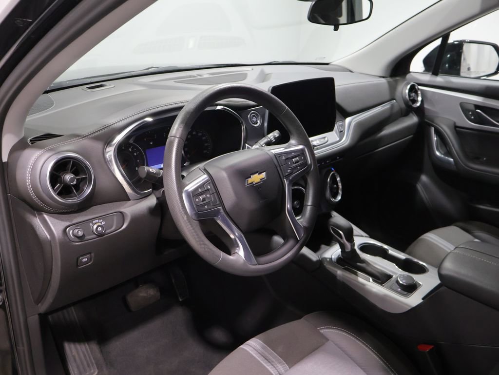 Used 2025 Chevrolet Blazer LT AWD/4WD image 15
