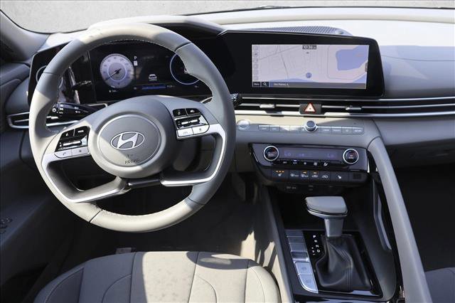 New 2025 Hyundai Elantra SEL image 25