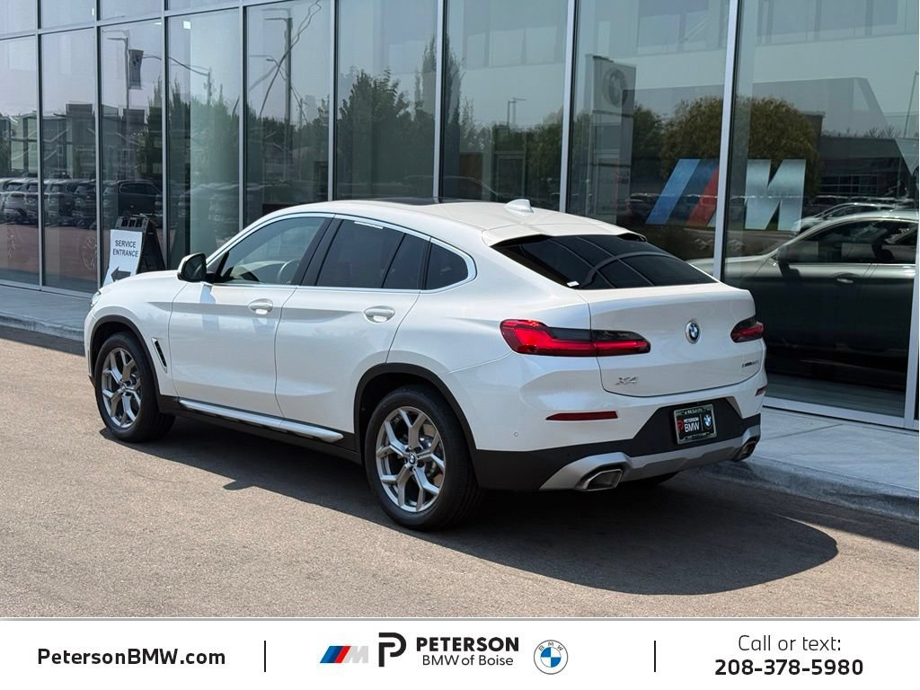 Used 2024 BMW X4 xDrive30i w/ Parking Assistance Package AWD/4WD image 3