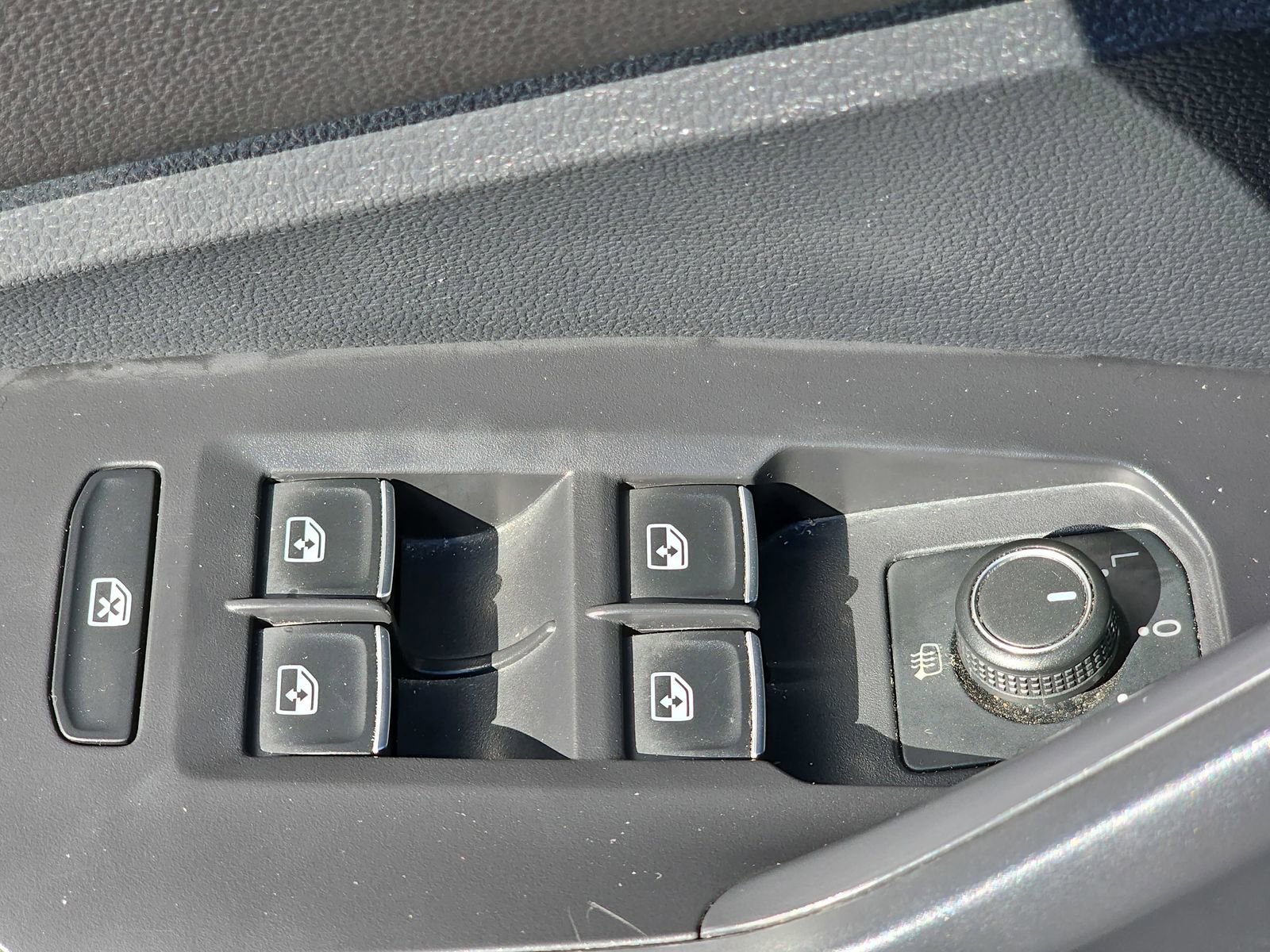 Used 2022 Volkswagen Jetta Sport FWD image 29