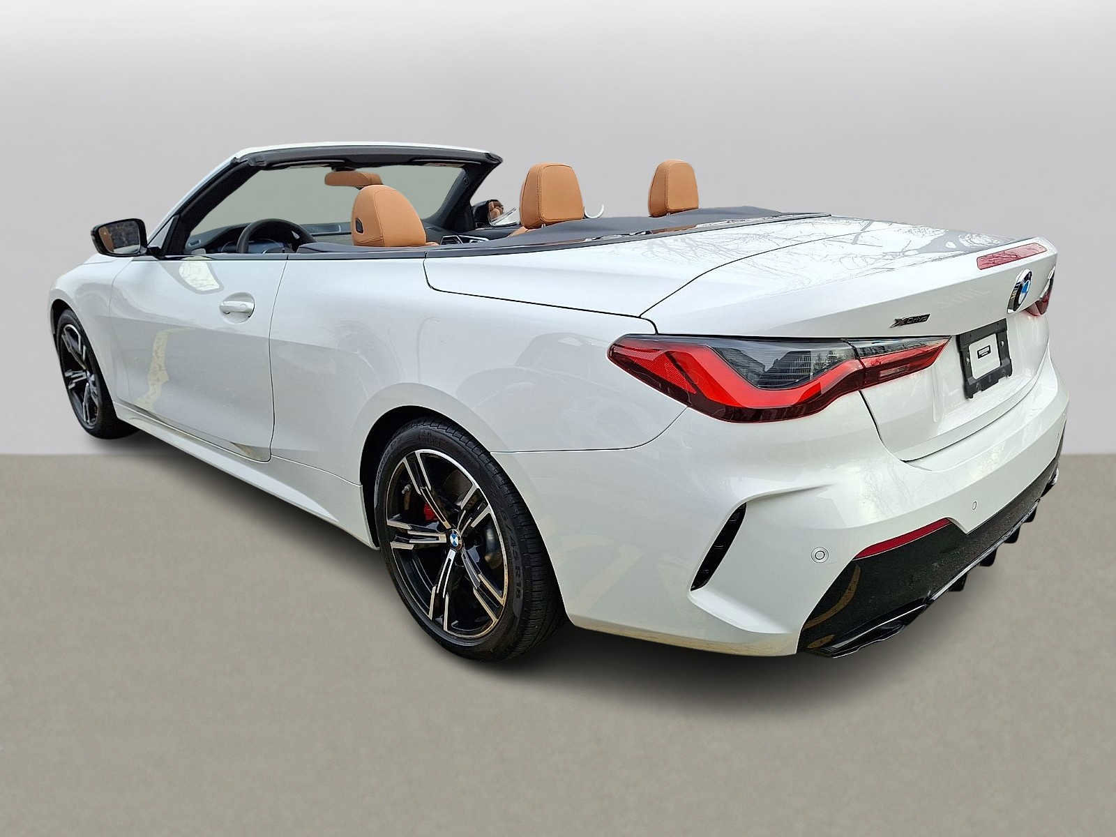 Used 2023 BMW 440i xDrive Convertible w/ Premium Package image 5