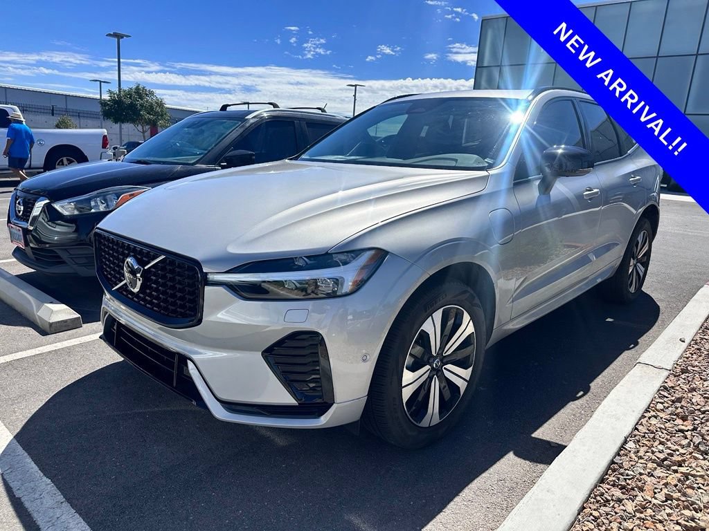 Used 2024 Volvo XC60 T8 Plus AWD/4WD image 3
