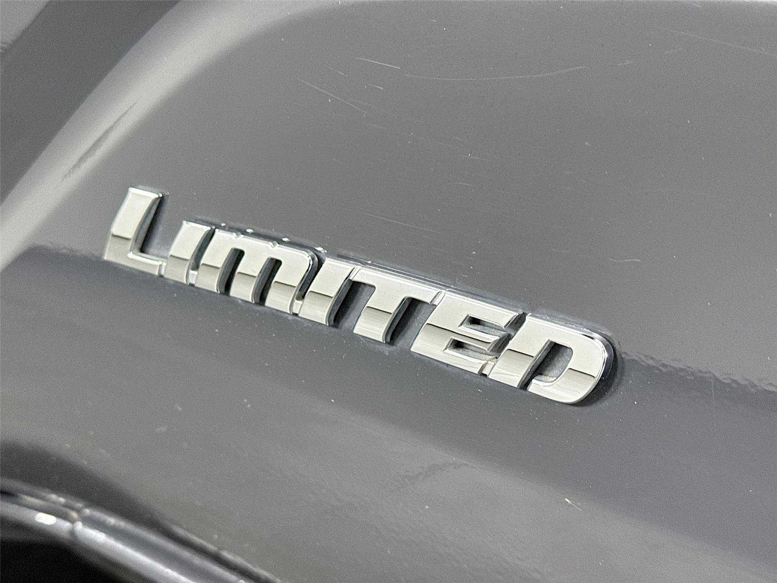 Used 2024 Toyota Tacoma Limited w/ Limited Package (LT) AWD/4WD image 15