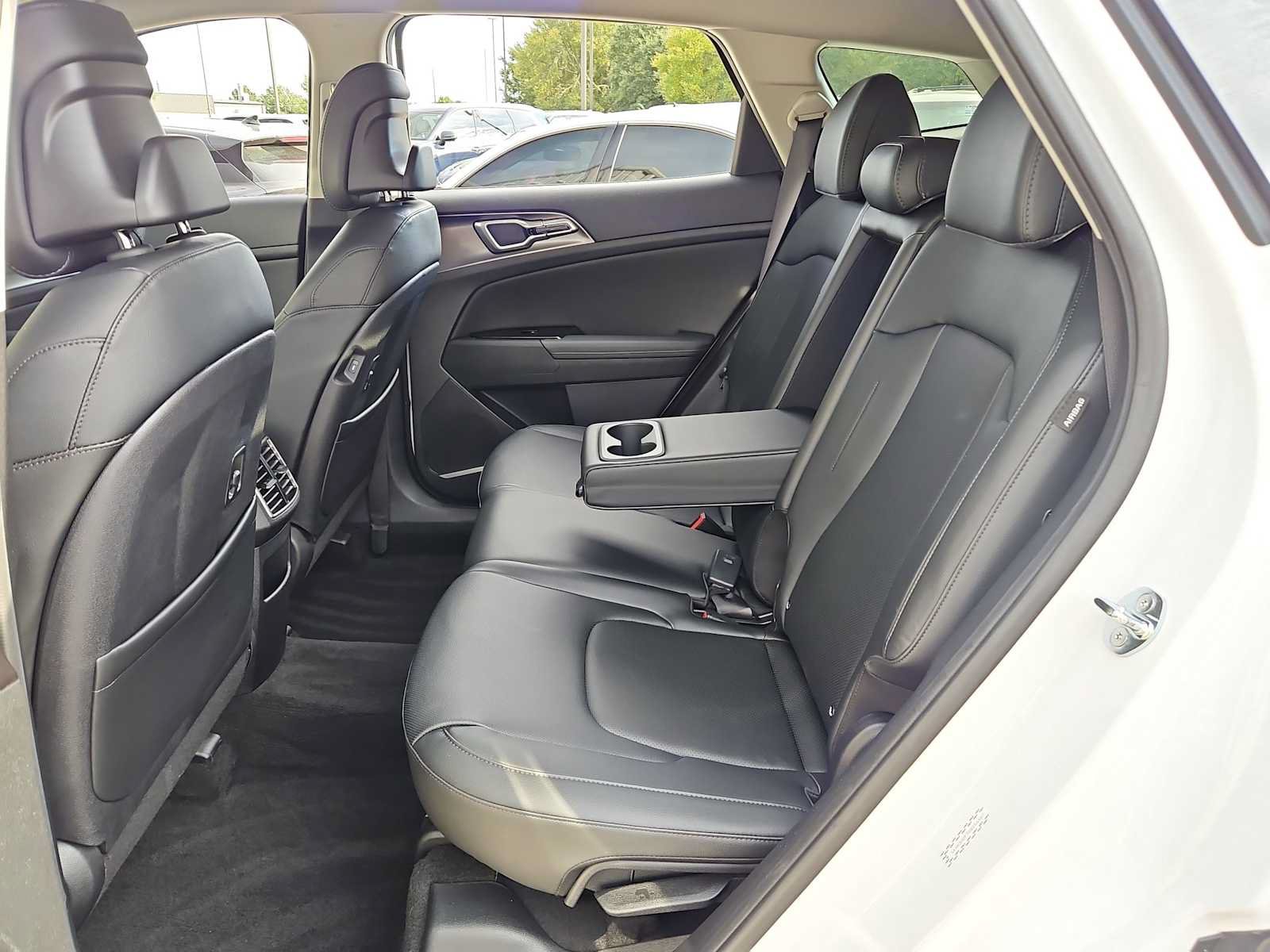 Used 2025 Kia Sportage EX FWD image 15