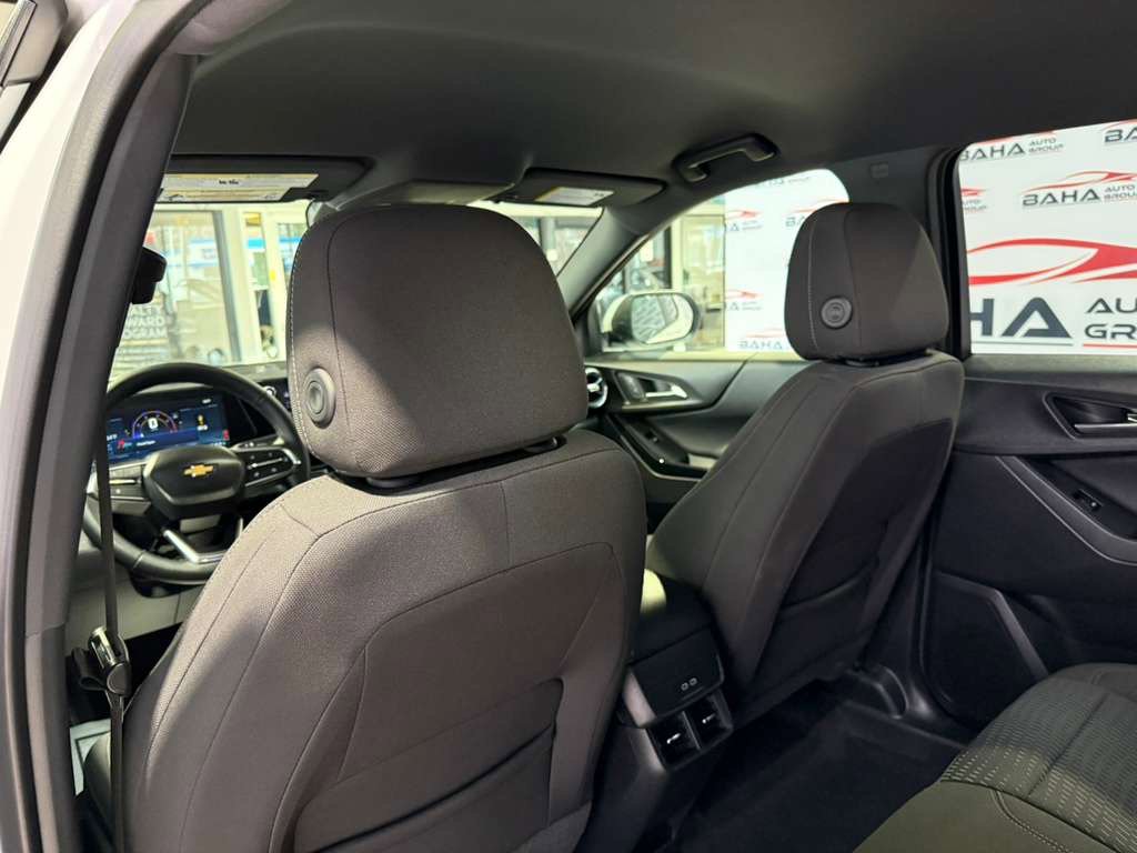 Used 2026 Chevrolet Equinox LT image 33