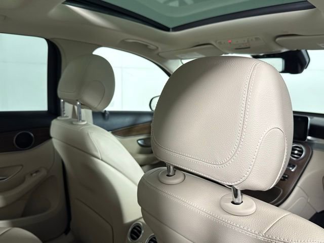 Used 2022 Mercedes-Benz GLC 300 4MATIC image 28