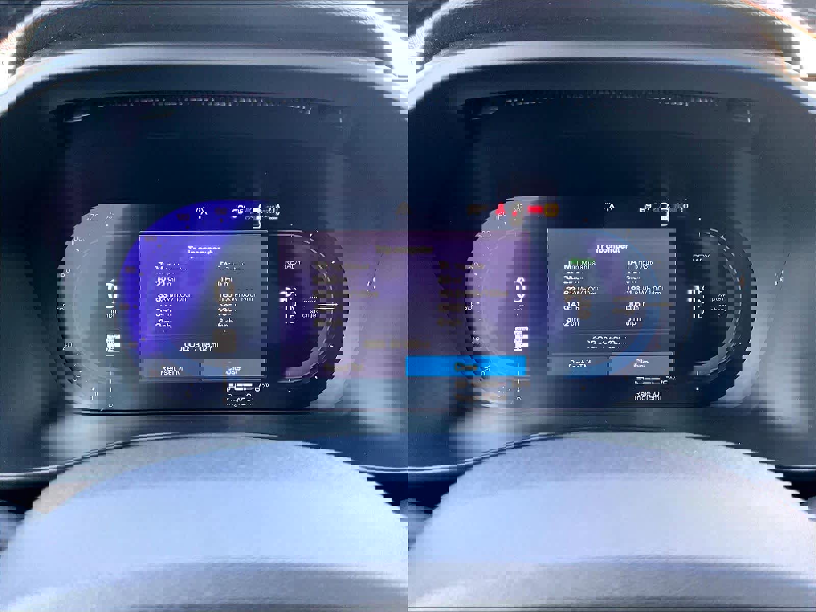 Used 2023 Volvo XC40 Recharge Plus w/ Protection Package Premier image 23