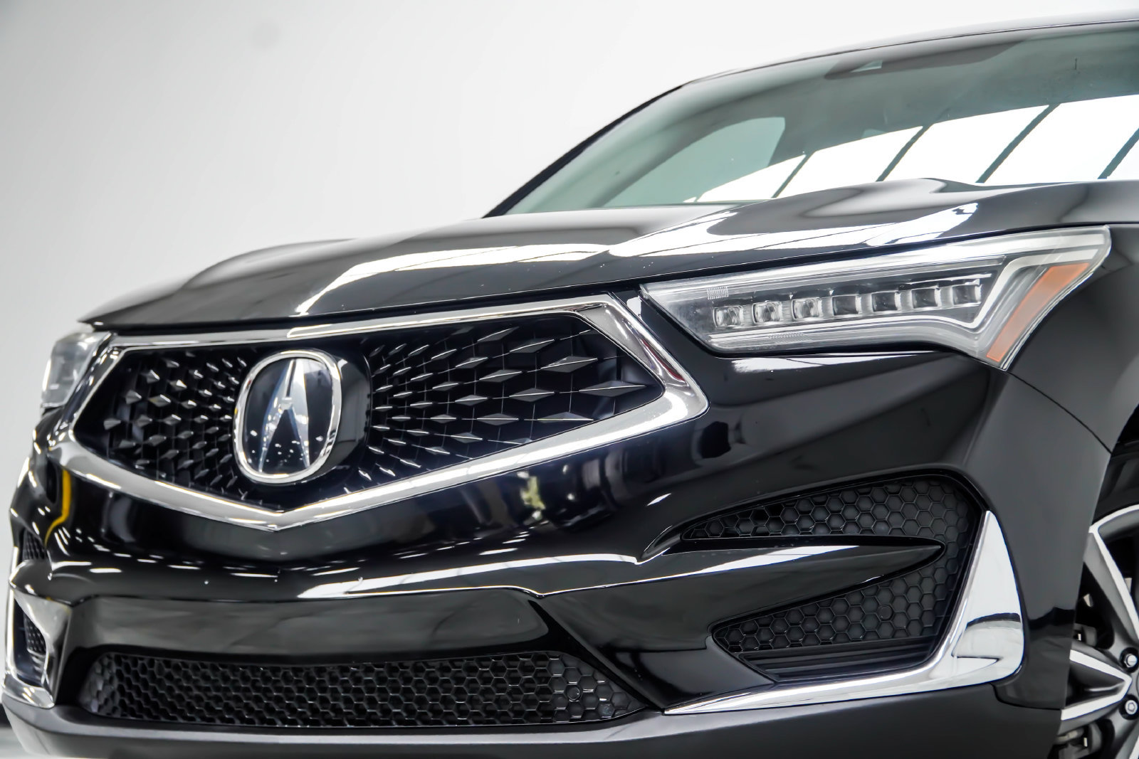 Used 2020 Acura RDX w/ Technology Package AWD/4WD image 2