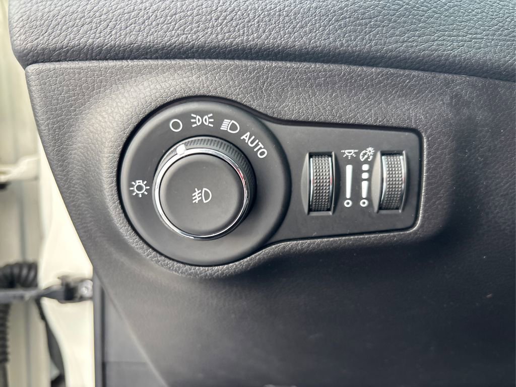 Used 2020 Jeep Compass Latitude w/ Cold Weather Group image 34