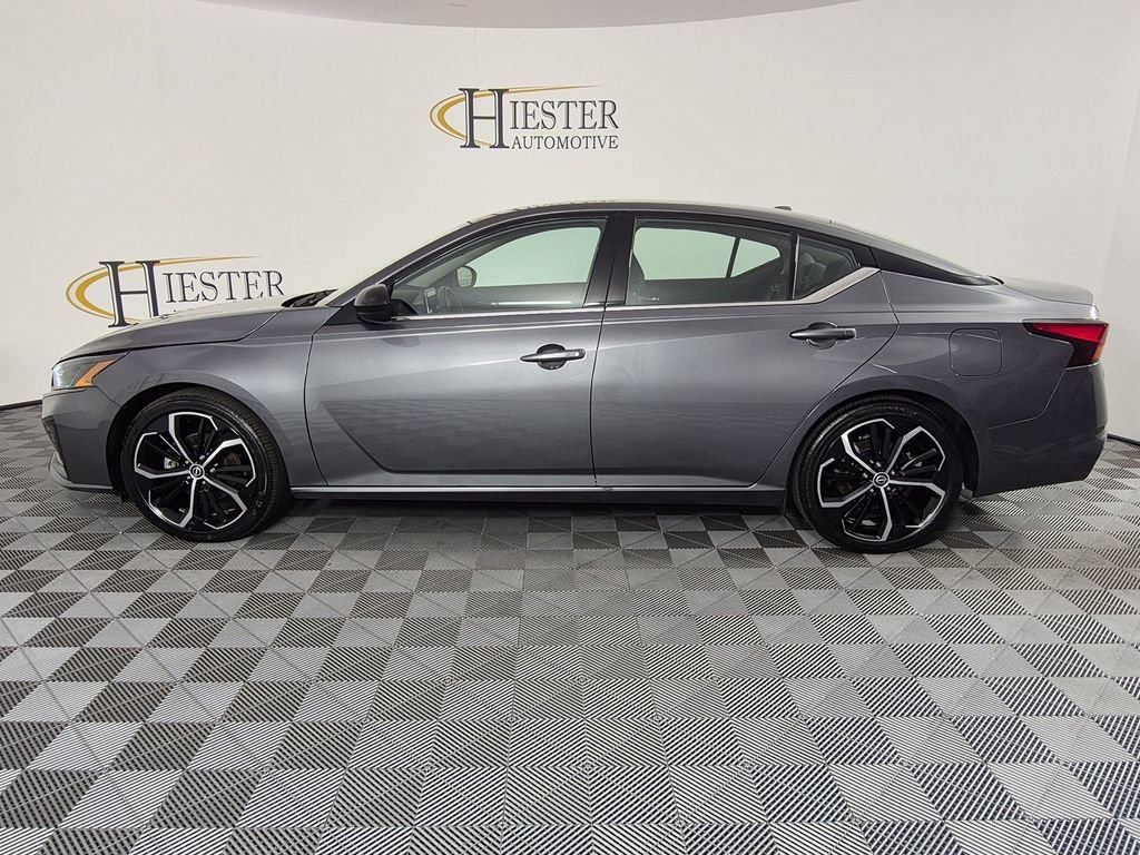 Used 2025 Nissan Altima 2.5 SR FWD image 7