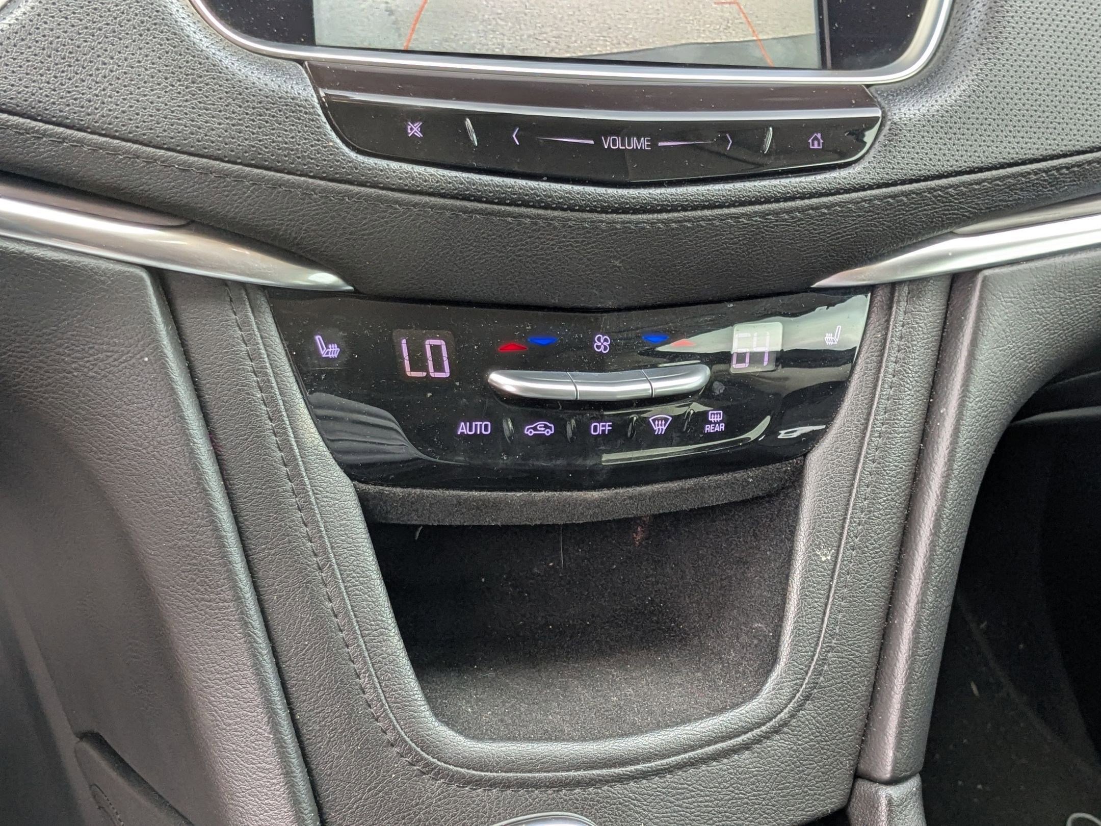 Used 2018 Cadillac XT5 Luxury w/ Driver Awareness Package FWD image 17