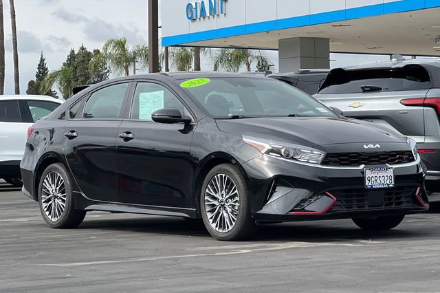 Used 2023 Kia Forte GT-Line w/ GT-Line Premium Package FWD image 2