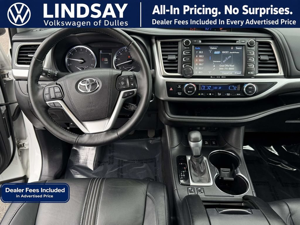 Used 2017 Toyota Highlander SE AWD/4WD image 11
