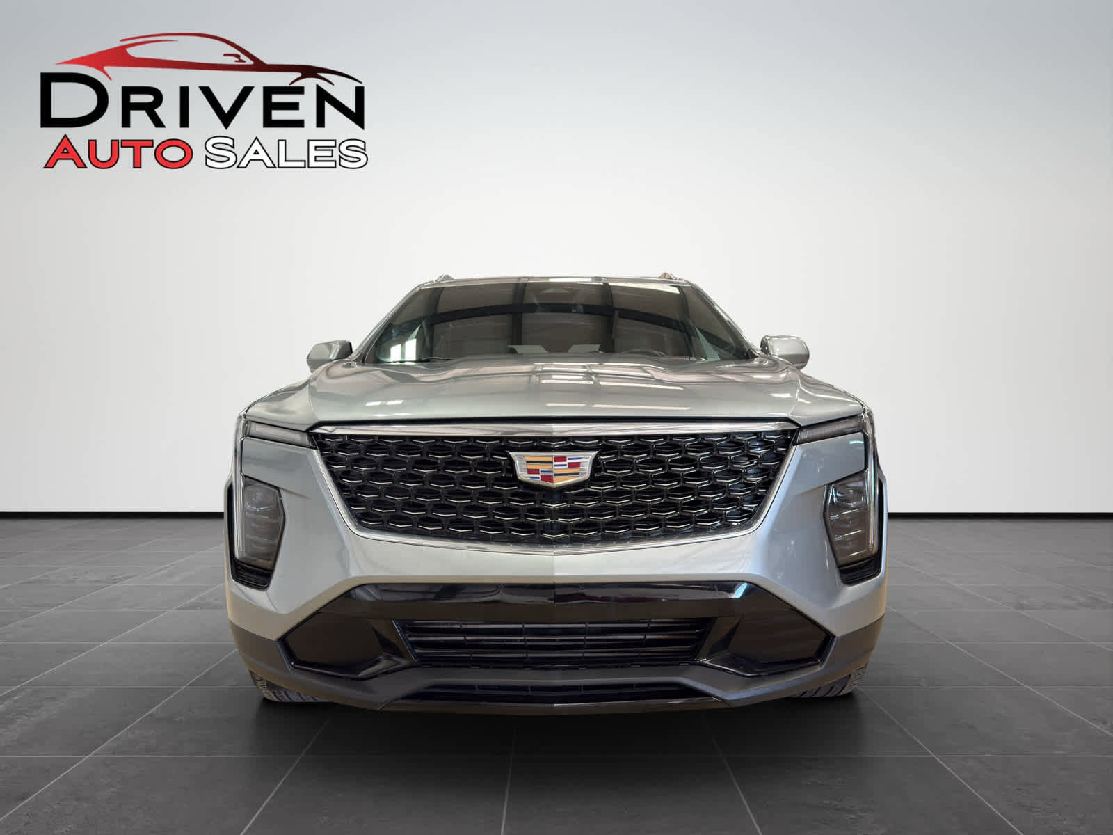 Used 2024 Cadillac XT4 Premium Luxury image 8