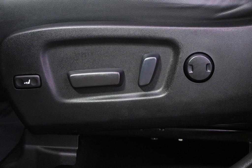 Used 2019 Toyota Highlander Limited Platinum AWD/4WD image 14