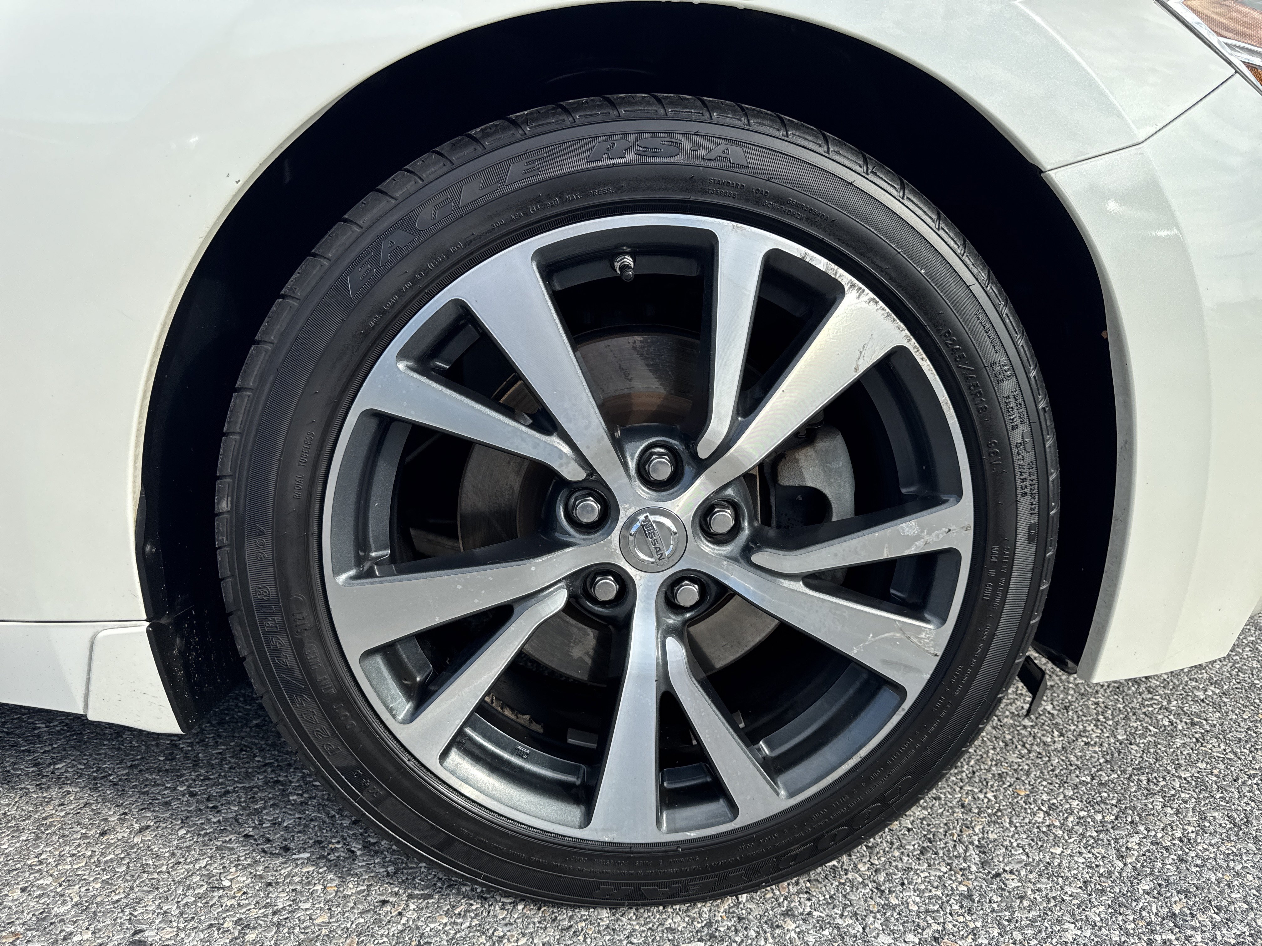 Used 2017 Nissan Maxima 3.5 SL FWD image 27