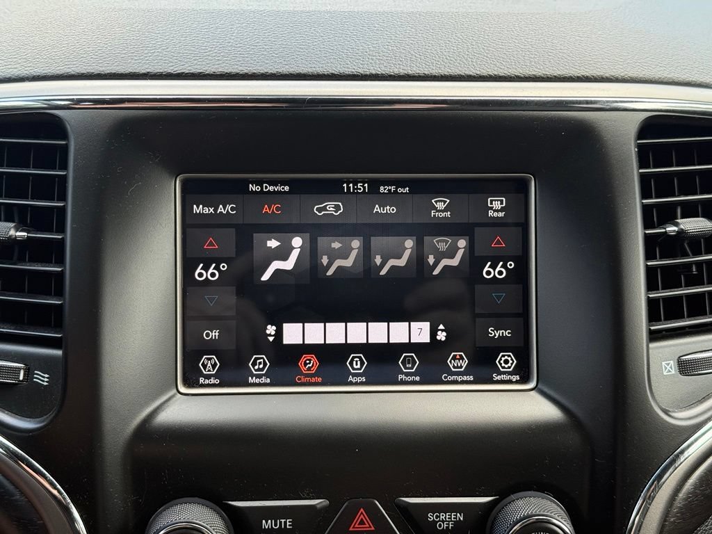 Used 2018 Jeep Grand Cherokee Laredo RWD image 37