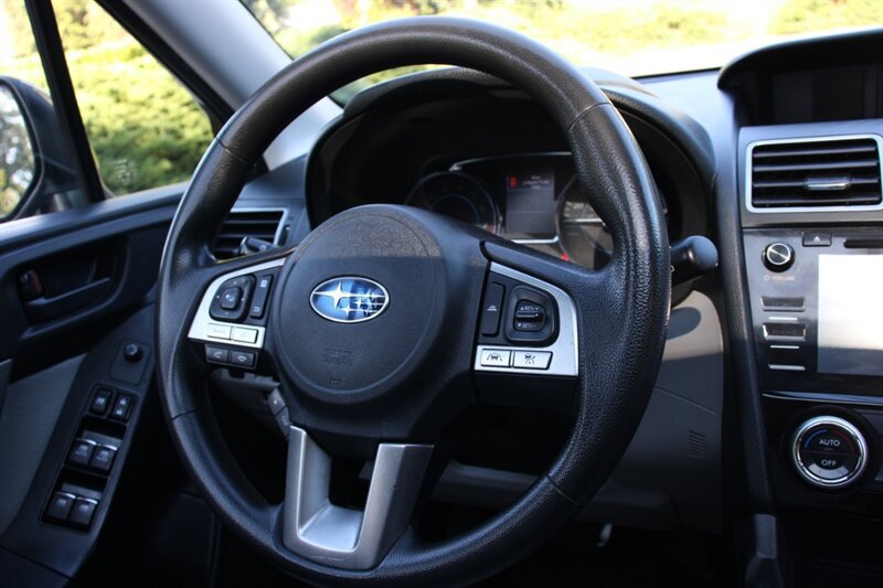 Used 2017 Subaru Forester 2.5i Premium AWD/4WD image 18