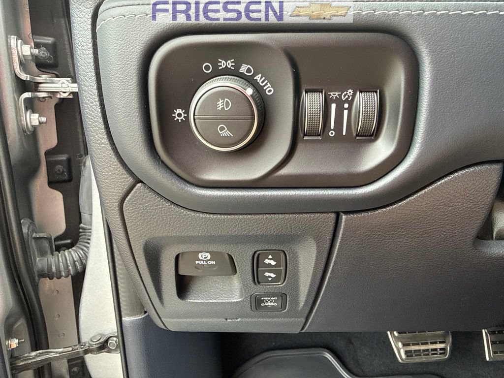 Used 2023 RAM 1500 Limited AWD/4WD image 19