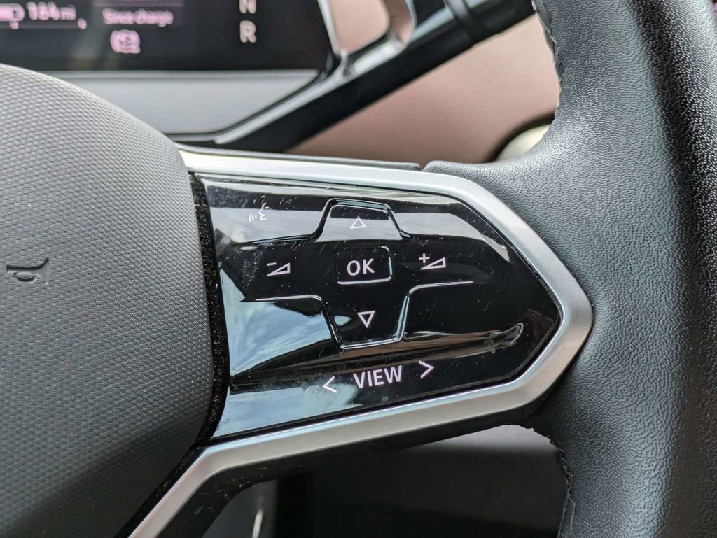 Certified 2023 Volkswagen ID.4 Pro image 32
