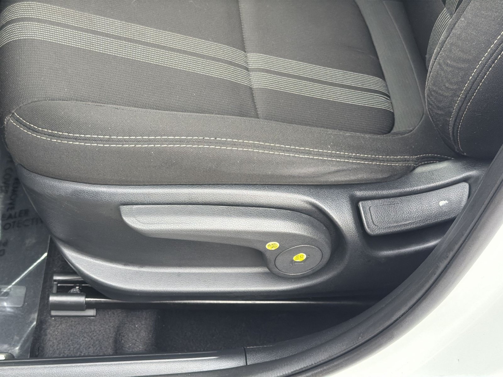 Used 2022 Hyundai Venue SEL FWD image 14
