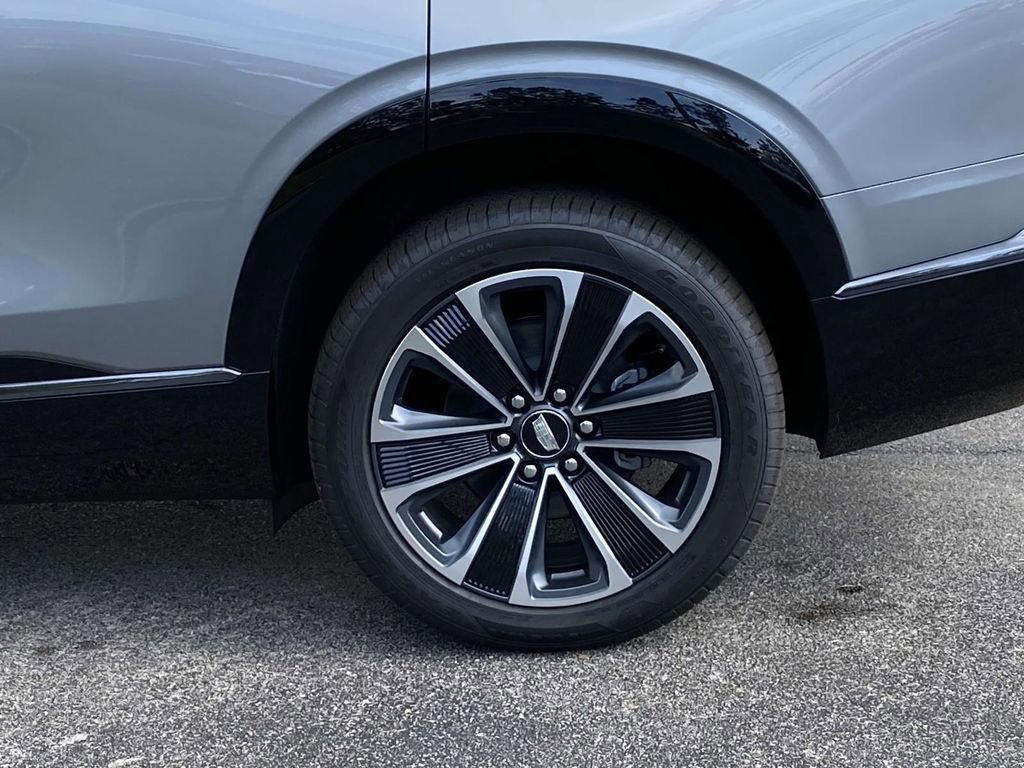 New 2026 Cadillac Vistiq Sport image 3