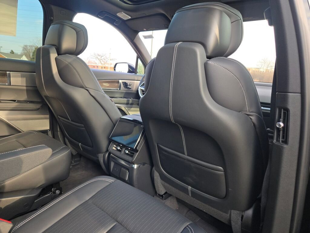 New 2026 Cadillac Vistiq Luxury image 11