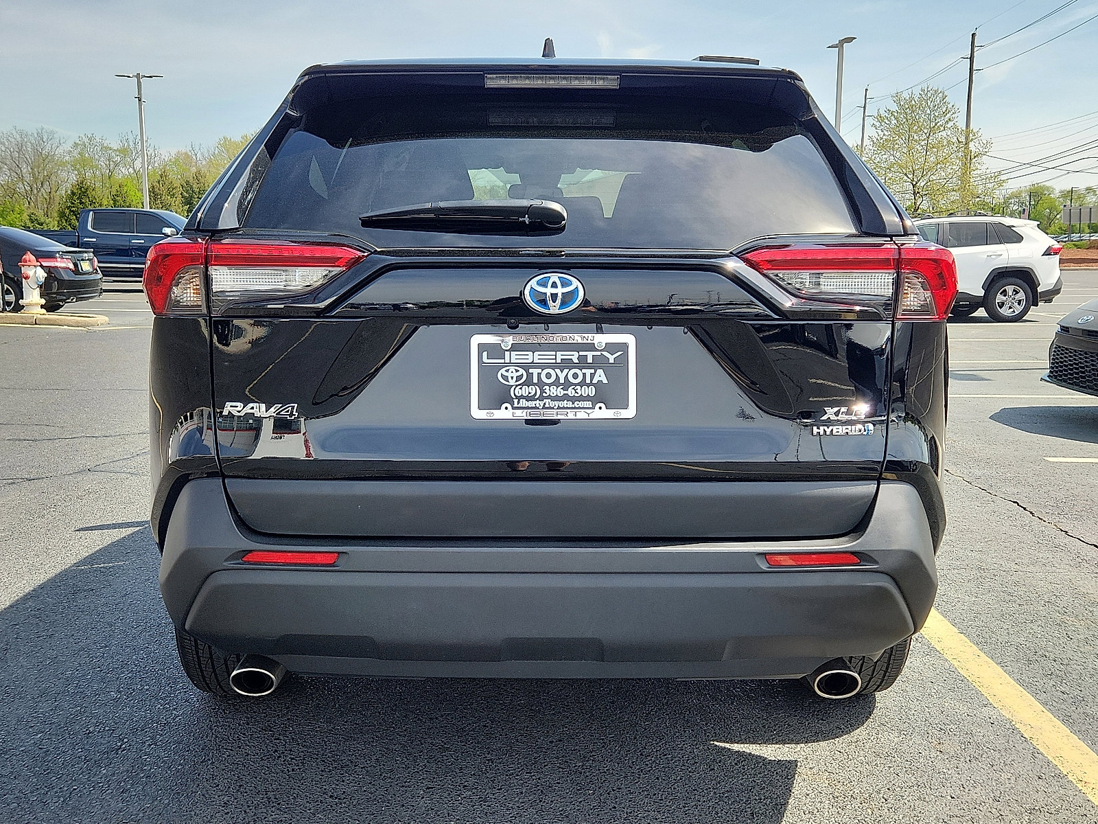 Used 2024 Toyota RAV4 XLE image 5