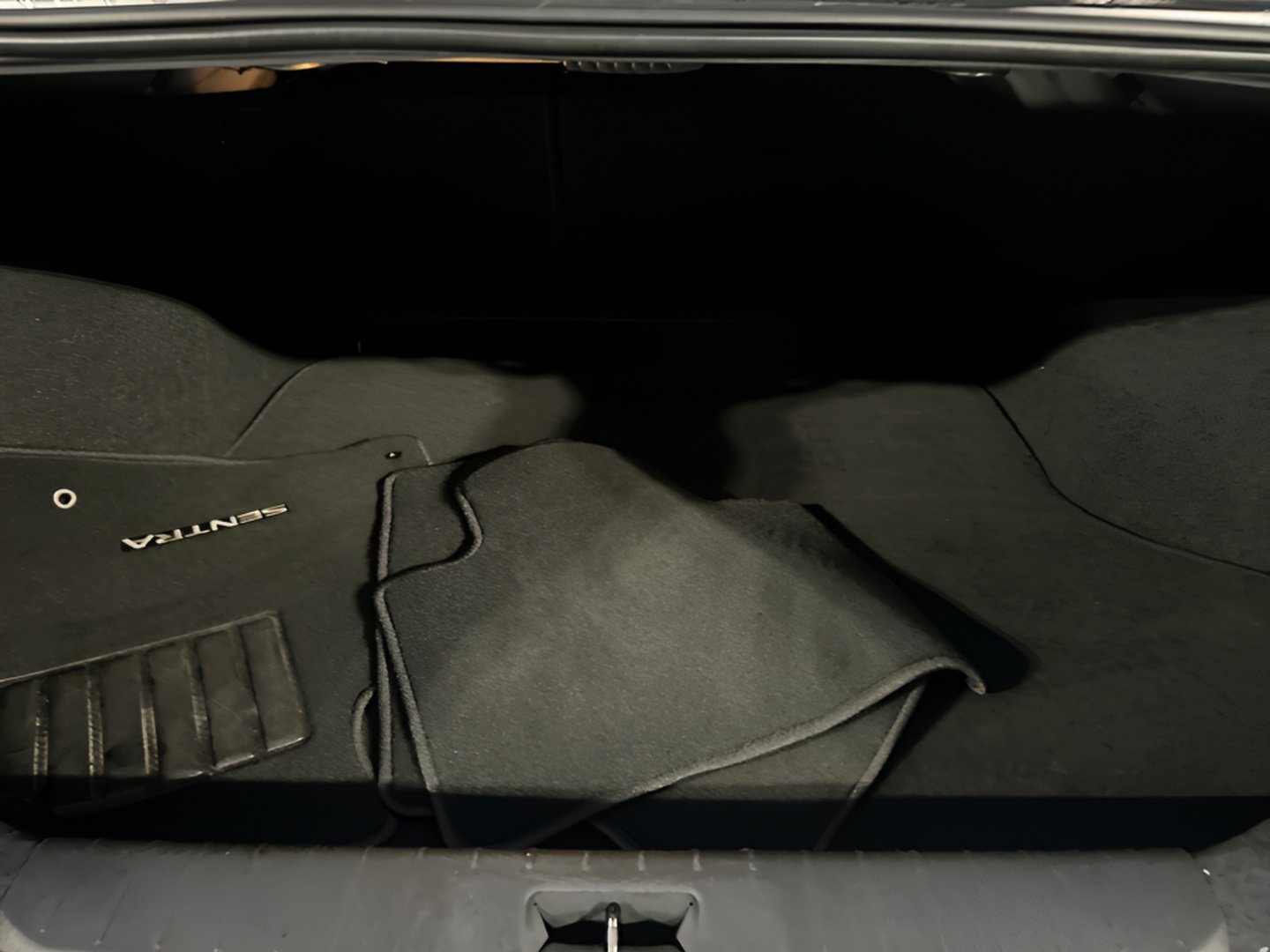 Used 2025 Nissan Sentra SR w/ SR Premium Package image 42